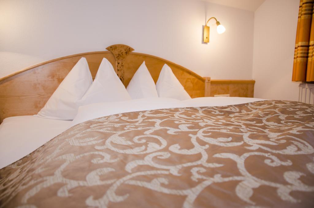 Hotel Garni Mirabell Ischgl Ngoại thất bức ảnh