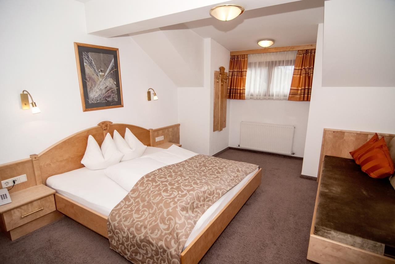 Hotel Garni Mirabell Ischgl Ngoại thất bức ảnh