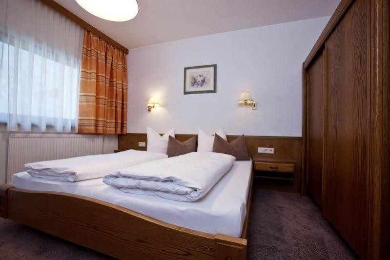 Hotel Garni Mirabell Ischgl Ngoại thất bức ảnh