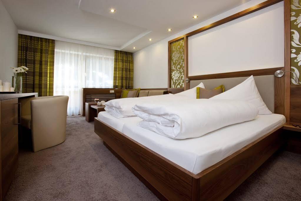 Hotel Garni Mirabell Ischgl Ngoại thất bức ảnh